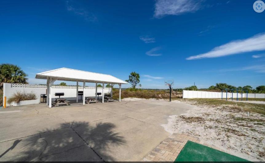 Holiday home Gone Coastal! Mid-rise Building With A One-story Floor Plan! Complimentary Activities! *