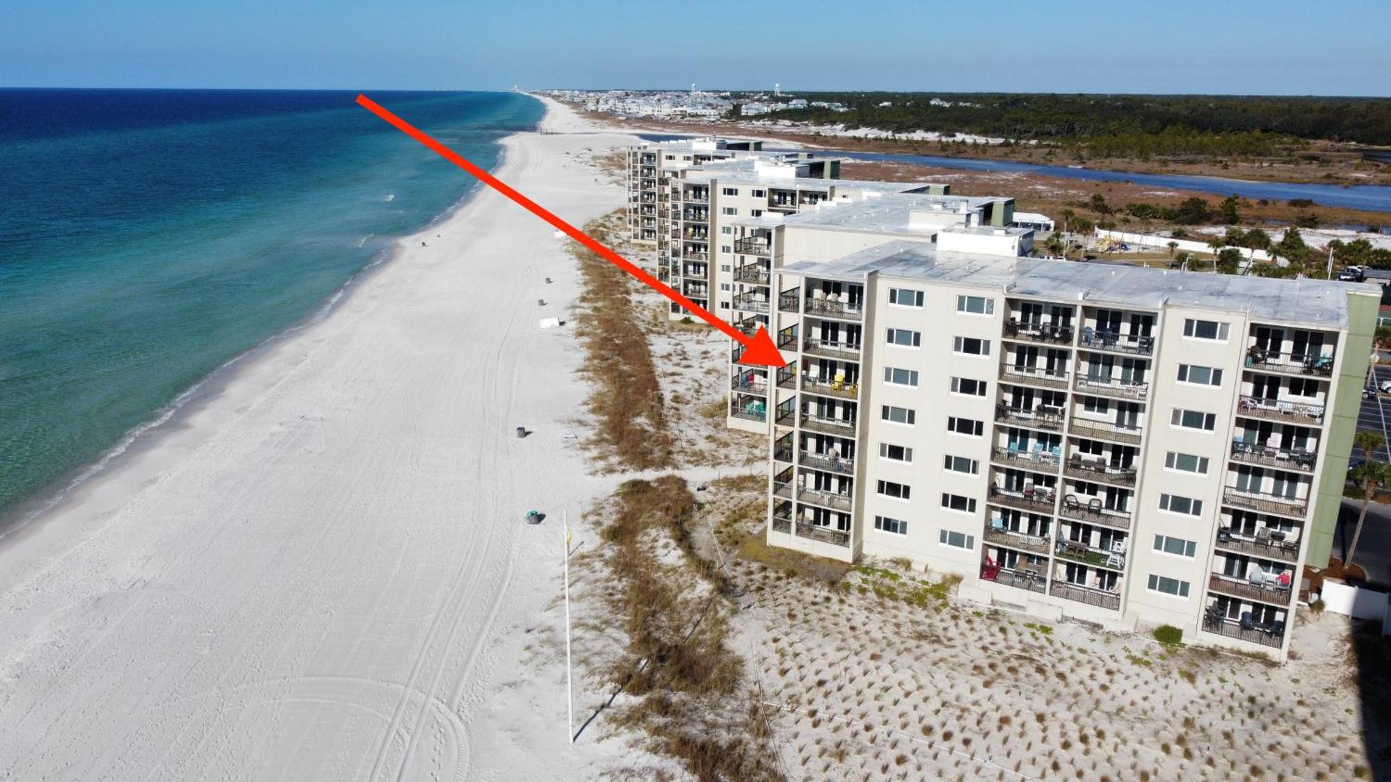 Gone Coastal! Mid-rise Building With A One-story Floor Plan! Complimentary Activities! Holiday home