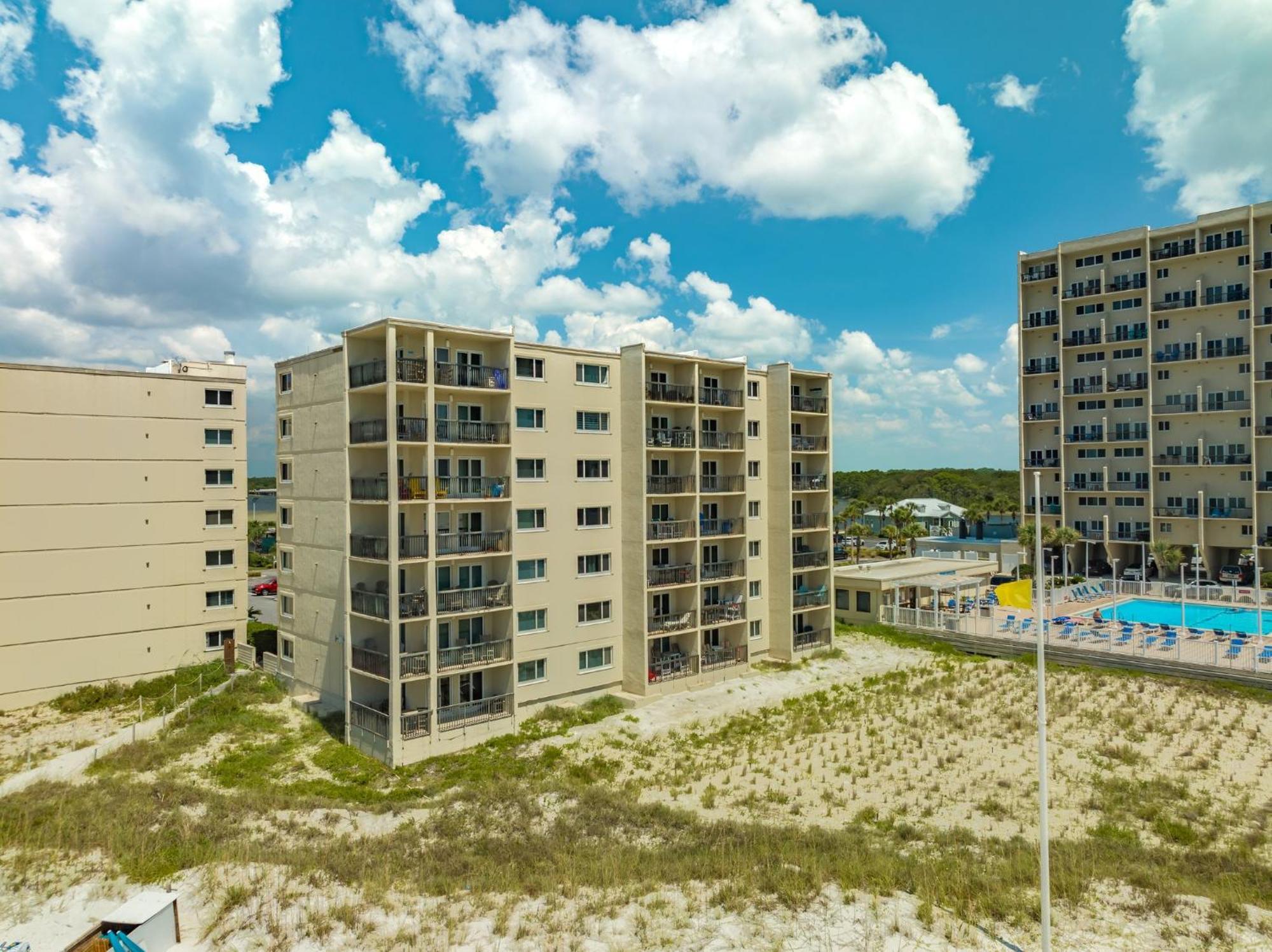 Gone Coastal! Mid-rise Building With A One-story Floor Plan! Complimentary Activities! Holiday home *